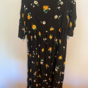 Perfect for photos! Torrid black w/ yellow and white flowers floor length dress
